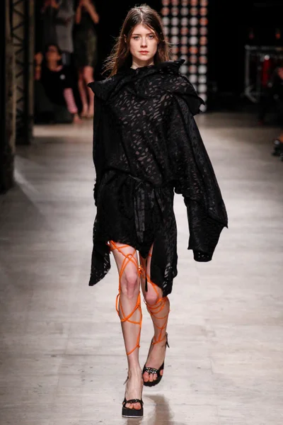 Look 43